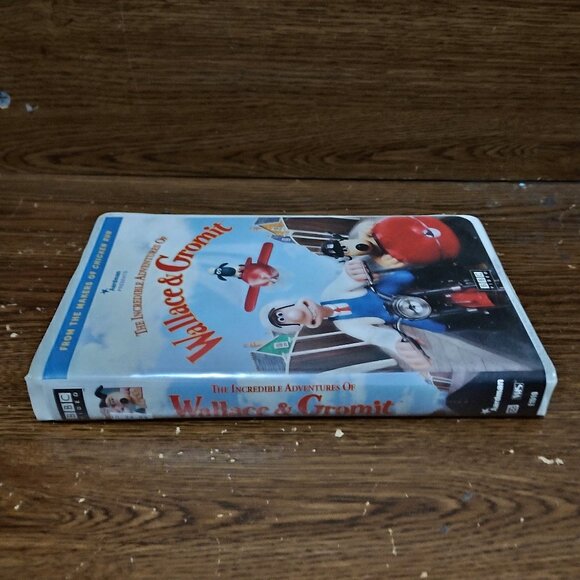 The Incredible Adventures of Wallace Gromit (VHS, Clamshell, 2000, BBC) 3 in 1 - Picture 3 of 7